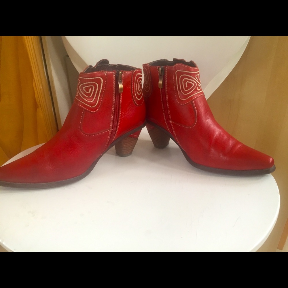 RARE Spring Step Cropped Cowgirl Booties size 8.5